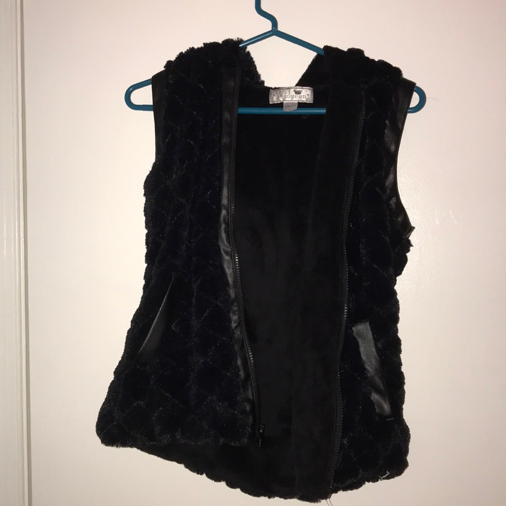 Black furry hoodie vest
